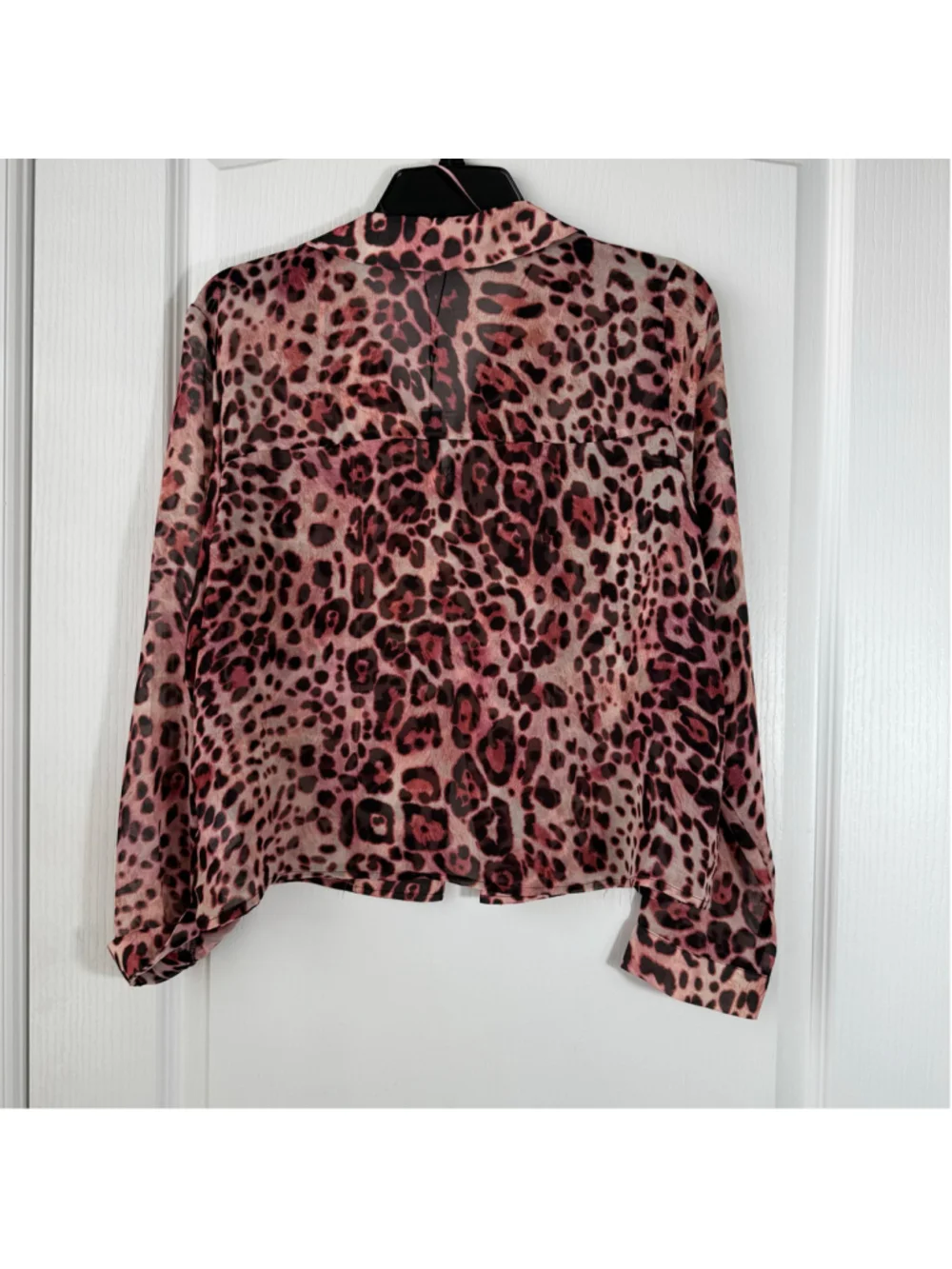 Women's Tahari Blouse Size M Pink Black Leopard Print Long Sleeve Button Down